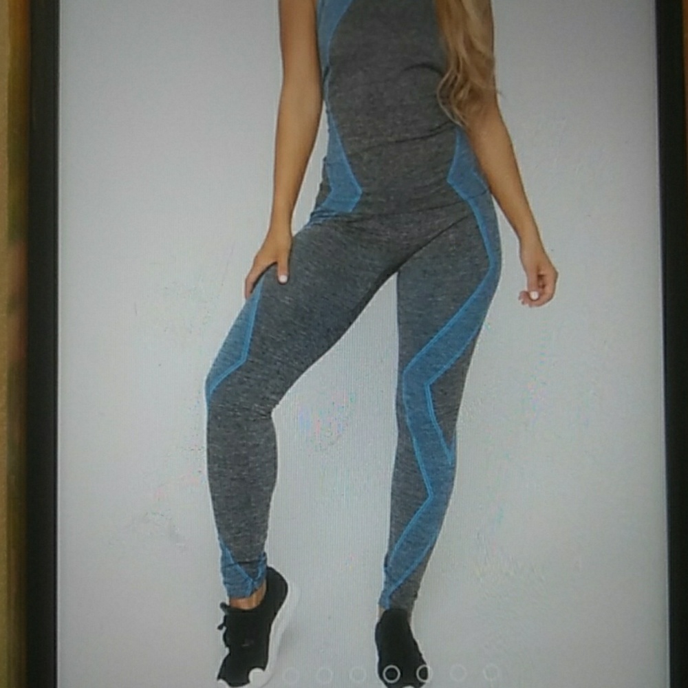 NEW MIX Tank top/Capri  set. Royal Color. OS Size.